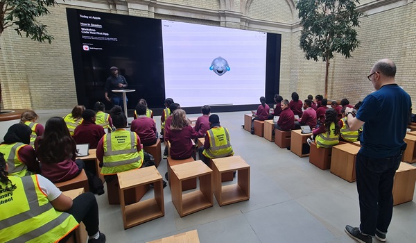 This week, Lea class had the opportunity to visit the Apple Store and get to grips with some fun technology and exciting software! The children participated in a ‘Code Your First App’ workshop. See the gallery: bitly.ws/3cN9r