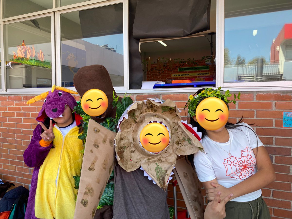 TeacherMonn's tweet photo. Amazing creatures of the forest…
We’re getting ready for our presentations 🌳🦌

@primlancaster https://t.co/rzOmm0q9jY