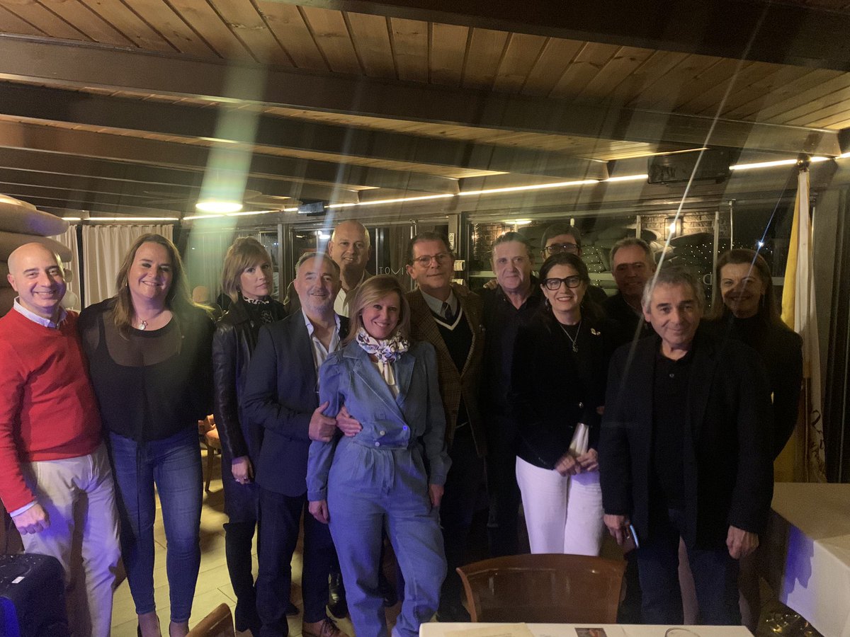 Bienvenido Rene !!!
Desde nuestro club rotario San Pedro Alcántara, damos la bienvenida y el abrazo rotario, a un gran amigo y ya ,socio de nuestro club .
 Ayer se materializó, con la promesa rotaria y la imposición del pin, la incorporación  de nuestro compañero Rene Fiedrich.