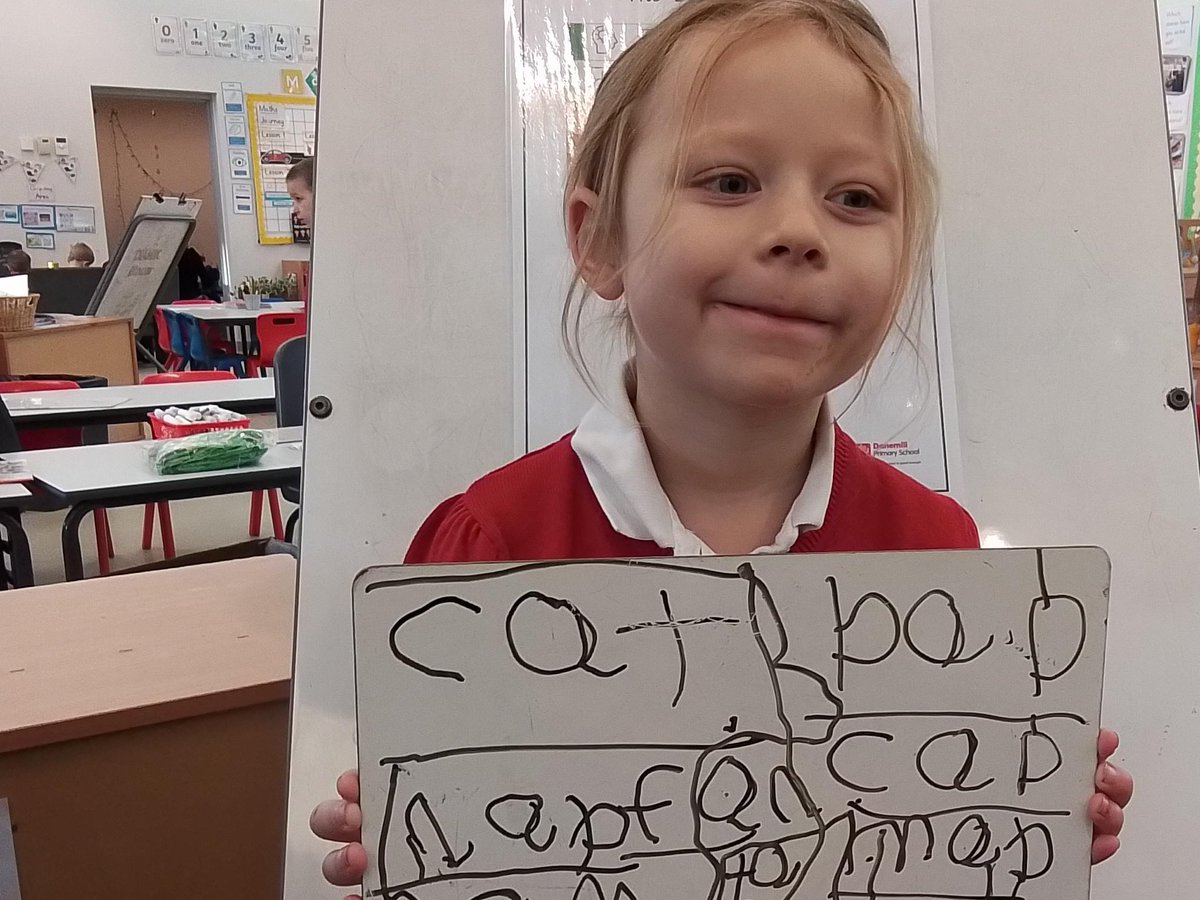 Wow! Look at how incredible Amelia's writing is! She has been working extremely hard to focus on her phonics! You are incredible! ✏️