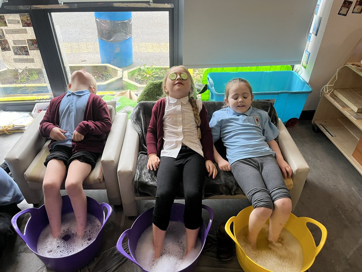Followed by a nice relaxing foot massage at the spa 🧖‍♀️ 🧖‍♂️. @StRoLAttain @Place2Be @PPGlasgow #childrensmentalhealth #voicematters #wellbeing