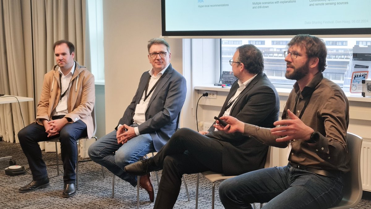 We are happy that the #GreenDealDataspace was part of this year's #IDSAWinterdays in The Hague! 🌍

Jürgen Bretfeld, Chairman, made clear that GDDS aims to be an ecosystem for Dataspace initiatives, sharing IT  infrastructure and working together on scaling services!