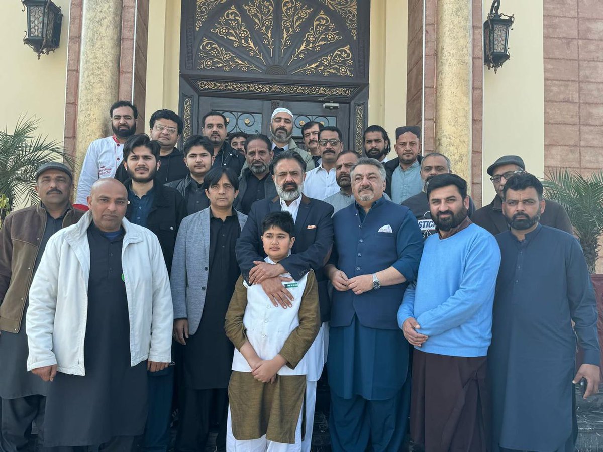 میں اپنے دوستوں اور خیرخواہ کا شکریہ ادا کرتا ہوں جو اپنی مصروفیات کو چھوڑ کر اس الیکشن کمپین کے دوران میرے ساتھ موجود تھے.