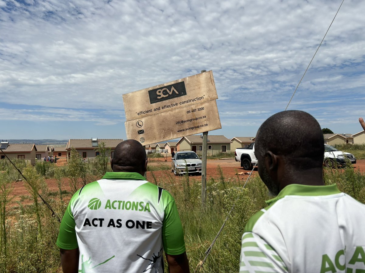 Funzi_Ngobeni's tweet photo. SCM Group, the developer and contractor tasked with the Montrose Mega City Development, is the complete opposite of their slogan, “efficient and effective construction.”

7 years, and residents have been neglected and forgotten. This cannot continue any longer. https://t.co/nuEEdhiJOu