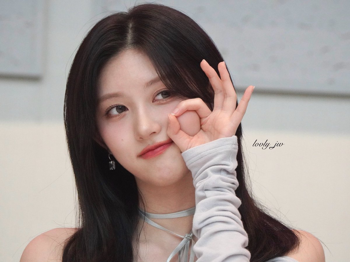 lovly_jw's tweet photo. 240209

たこやきあきちゃん🍁

#IVE #아이브 #GAEUL #가을 #ガウル #IVEサイン会 #全員サイン会 https://t.co/driCt4nGsC