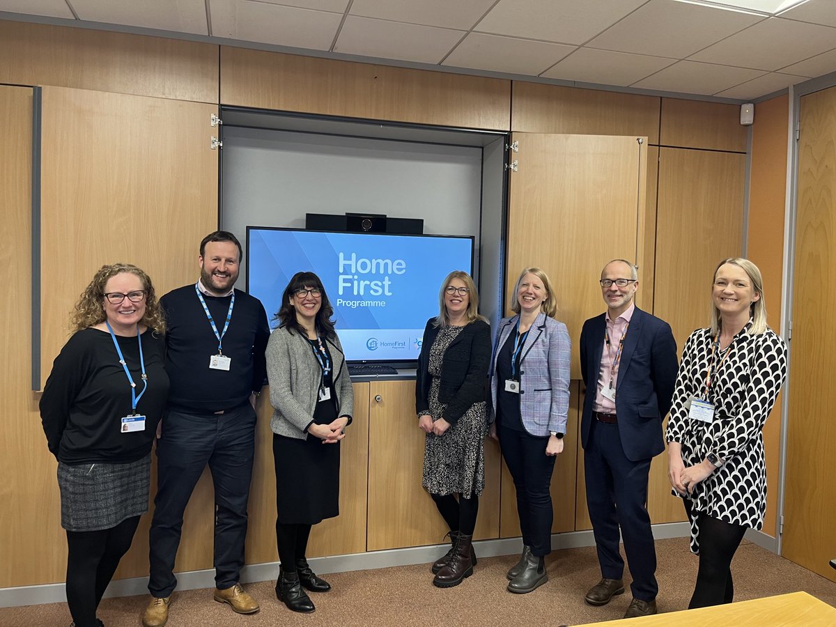 Thanks to @LeedsHCP for hosting an NHS West Yorkshire Board visit today on the achievements and learning so far of Leeds Home First. Great example of MDT and integrated care working, helping local people to be at home. ⁦@WYpartnership⁩ More here: healthandcareleeds.org/about/homefirs…