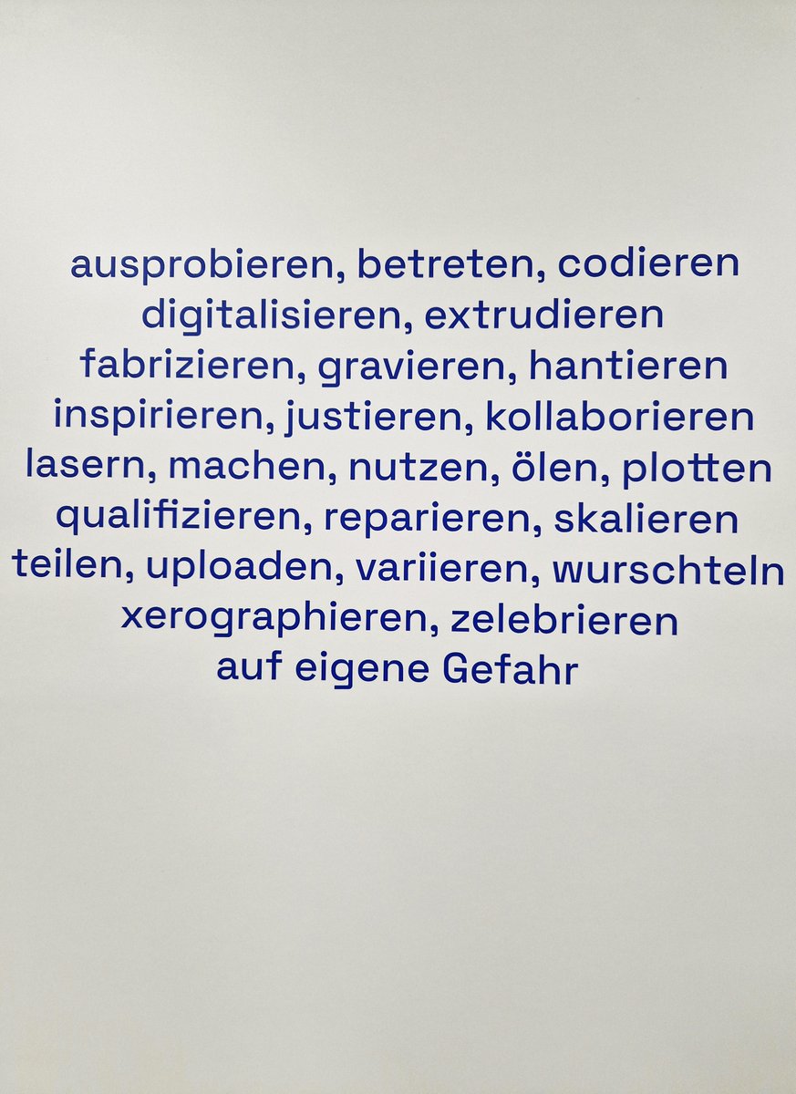 Unsere Status-Workshops versammeln unsere deutschlandweit verteilten Kolleg:innen 🧑‍🤝‍🧑👭
In Saarbrücken beim <a href="/DFKI/">DFKI</a> haben wir mit @BMWK, <a href="/DLR_de/">DLR_de</a> und @MittelstandDigi über Entwicklungen, Highlights und Zukunftspläne gesprochen und im <a href="/innoretail/">Innovative Retail Laboratory</a> #KI im #Handel kennengelernt! 🤖