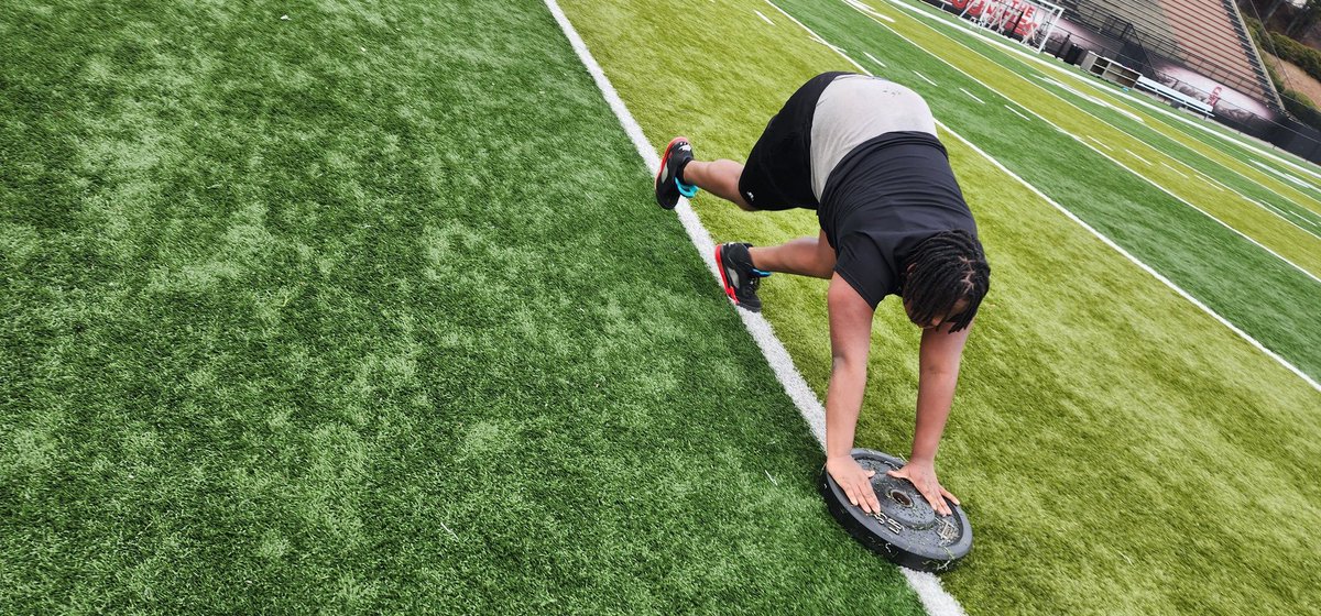 SVWEIGHTS's tweet photo. Another great day for the Boys in the Valley. The only way to generate competitiveness is to compete. Also, @LandySaxton1 is our Iron Mountie of the week. This is the guy that we were talking about the other week.  Extra work and grinding to get it done. Body is changing. #BEAST https://t.co/dOSIsX0aop