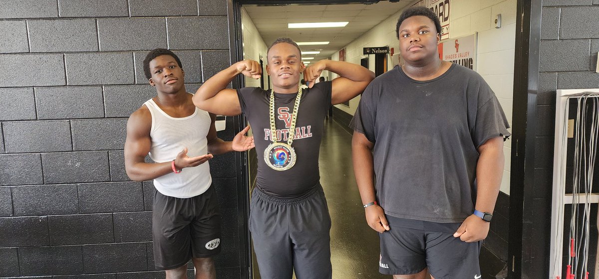 SVWEIGHTS's tweet photo. Another great day for the Boys in the Valley. The only way to generate competitiveness is to compete. Also, @LandySaxton1 is our Iron Mountie of the week. This is the guy that we were talking about the other week.  Extra work and grinding to get it done. Body is changing. #BEAST https://t.co/dOSIsX0aop