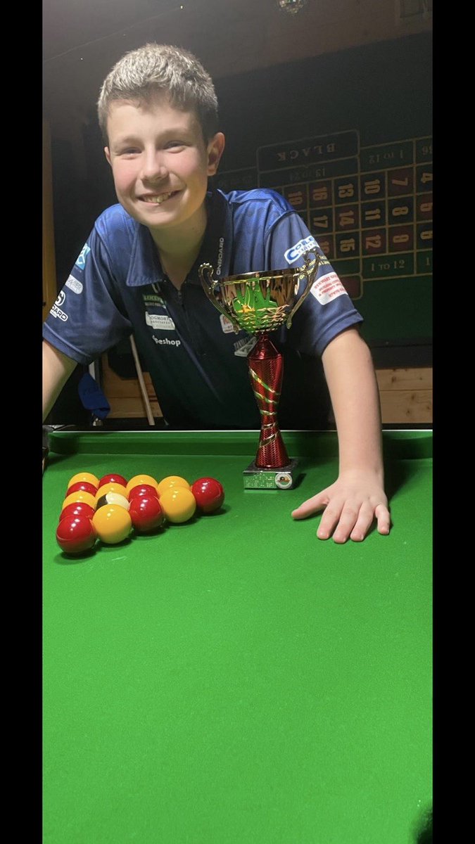 George played in a junior singles tournament and received his trophy for the Leicestershire County Pool Championship. Wow, what an achievement! 🏆