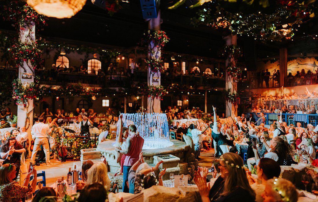 LouiseKlysz's tweet photo. At the Mamma Mia Party restaurant we don't go there for the food but for the concept and the vibe ! Conceptual consumption is not just about what we buy, but what we absorb and engage with.🍴🎤 @lets_NEUROmkt
#NMKTRCH #MKTINGNEURO https://t.co/1byMJVAvms
