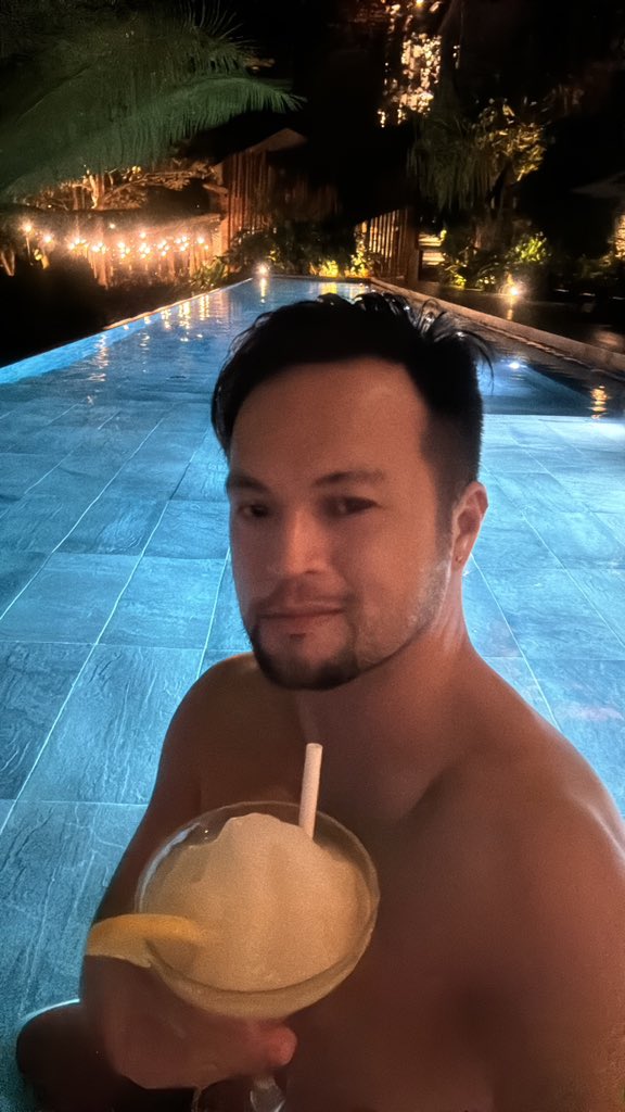 Mark_Dy's tweet photo. #MaremegmegBeachClub https://t.co/adAnaLjZUh