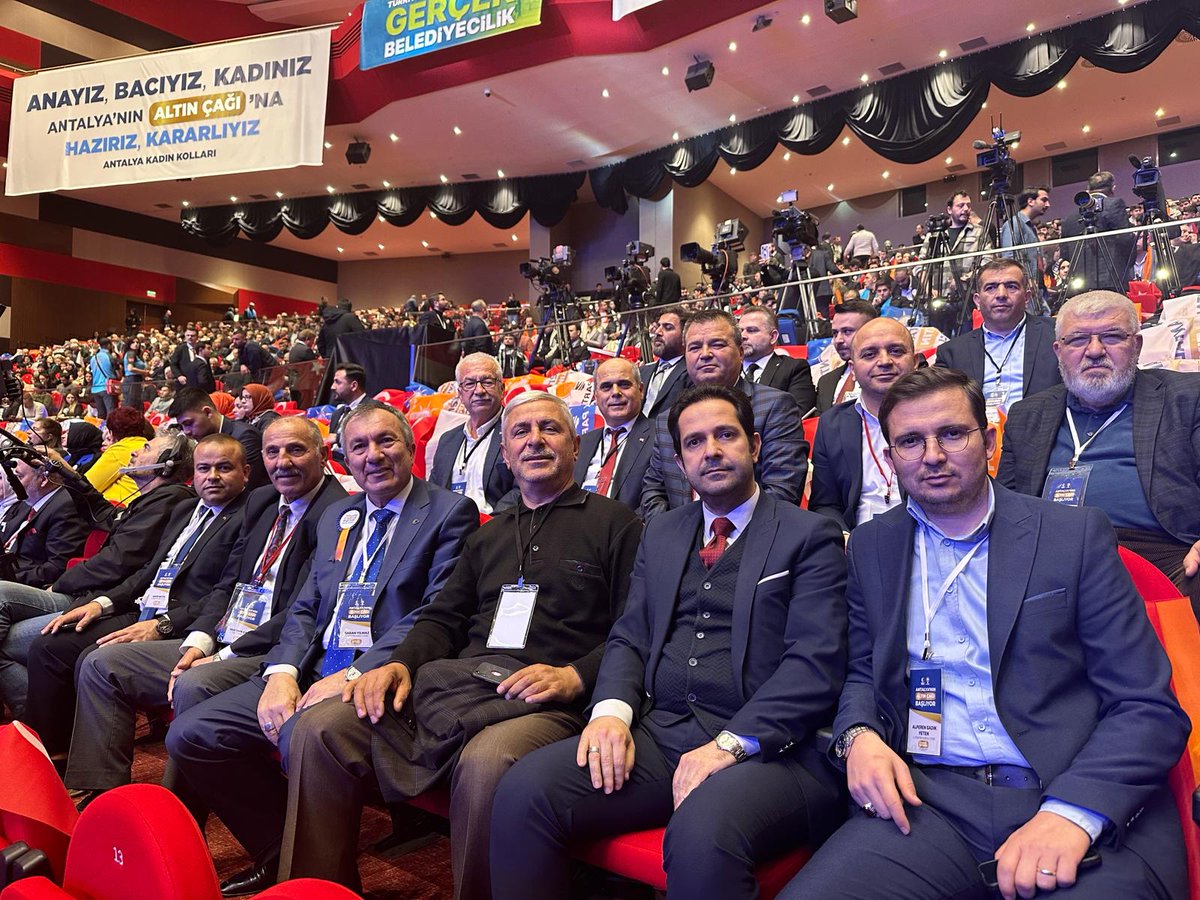 MCAKIR0718's tweet photo. Sn. Cumhurbaşkanımız @RTErdogan ’ın teşrifleriyle Cumhur İttifakı Antalya Aday Tanıtım toplantımızı ve #AntalyanınAltınçağı başlangıcını büyük bir coşku ile gerçekleştiriyoruz.

Rabbim yolumuzu muvaffak eylesin...

#HazırızKararlıyız
@HTutuncu
@alicetin_07 https://t.co/Ca4qKK2tgL
