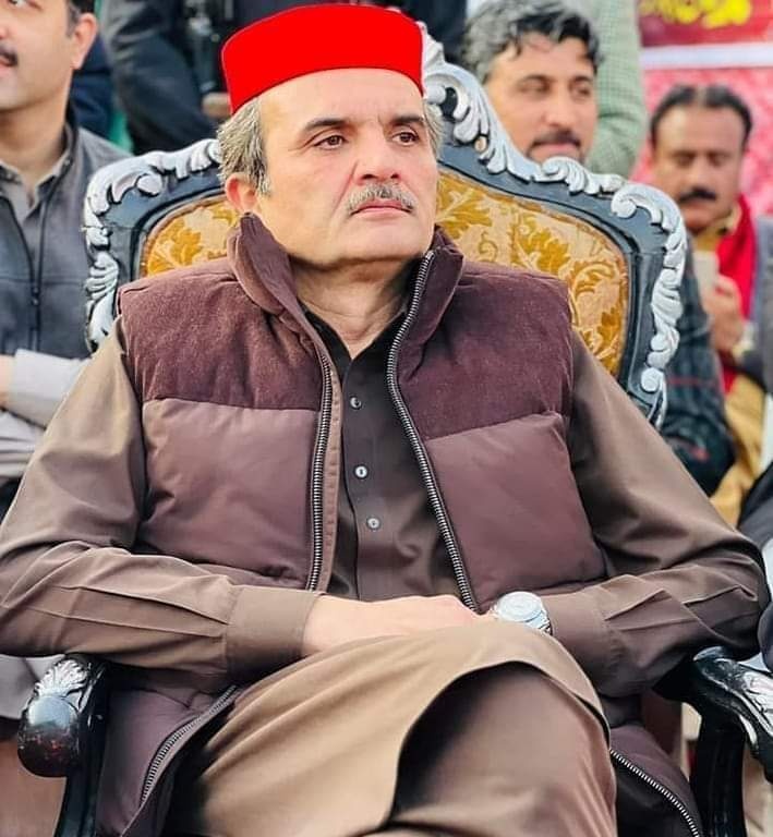 Azalafridi10's tweet photo. مردانه ! څه کانې دې اوکړے ... 
بې ننګي زور شوه حیدرخان راغورزوینه !! https://t.co/A1y2Y1yFre