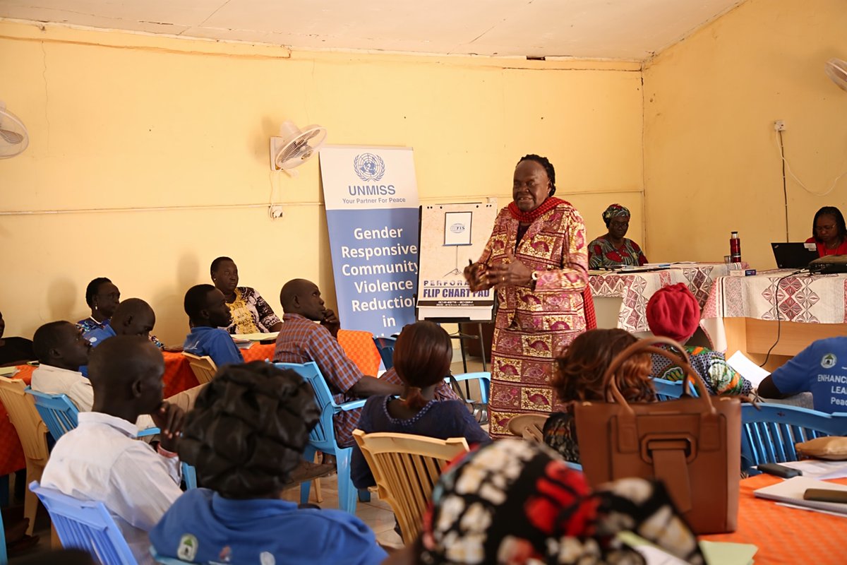 unmissmedia's tweet photo. As elections 🗳️ approach in #SouthSudan 🇸🇸, women’s full &amp; equal participation in public life is key. At an #UNMISS workshop in Lakes, 50 participants discussed
✅gender-inclusive policies
✅best practices
✅convening, connecting &amp; inspiring each other

#A4P #WomenPeaceSecurity https://t.co/R5YYBrzTps