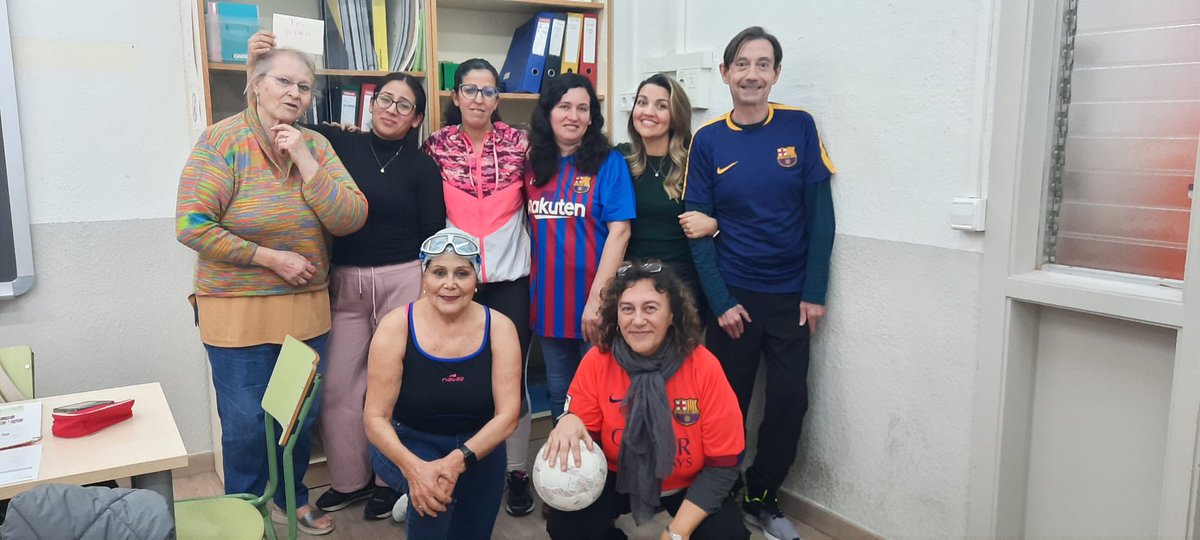 CJujol's tweet photo. Setmana de Carnaval a les nostres aules. Ho celebrem seguint les consignes que ens proposen desde l’Ajuntament Sant Joan Despí. Orgullosos de tenir un alumnat tan motivat 😍 https://t.co/1UDBKt0OTA