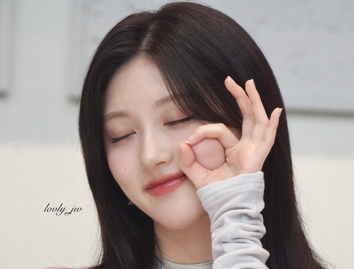 of__autumn's tweet photo. 제발 내가 한입만 달랫잖아... https://t.co/SWLgn4nSZt
