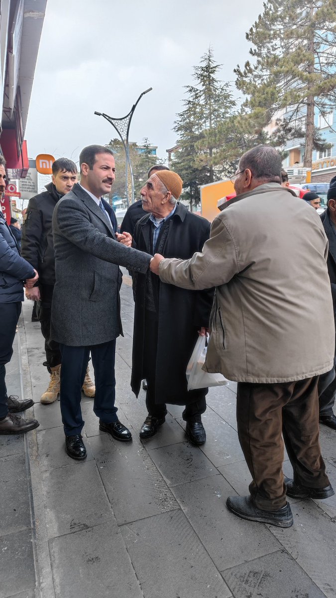 EminGeylani's tweet photo. Gönüller bir, kalpler bir.

Başımızın tacı hemşehrilerimizle.. https://t.co/X0zVlVRoqX