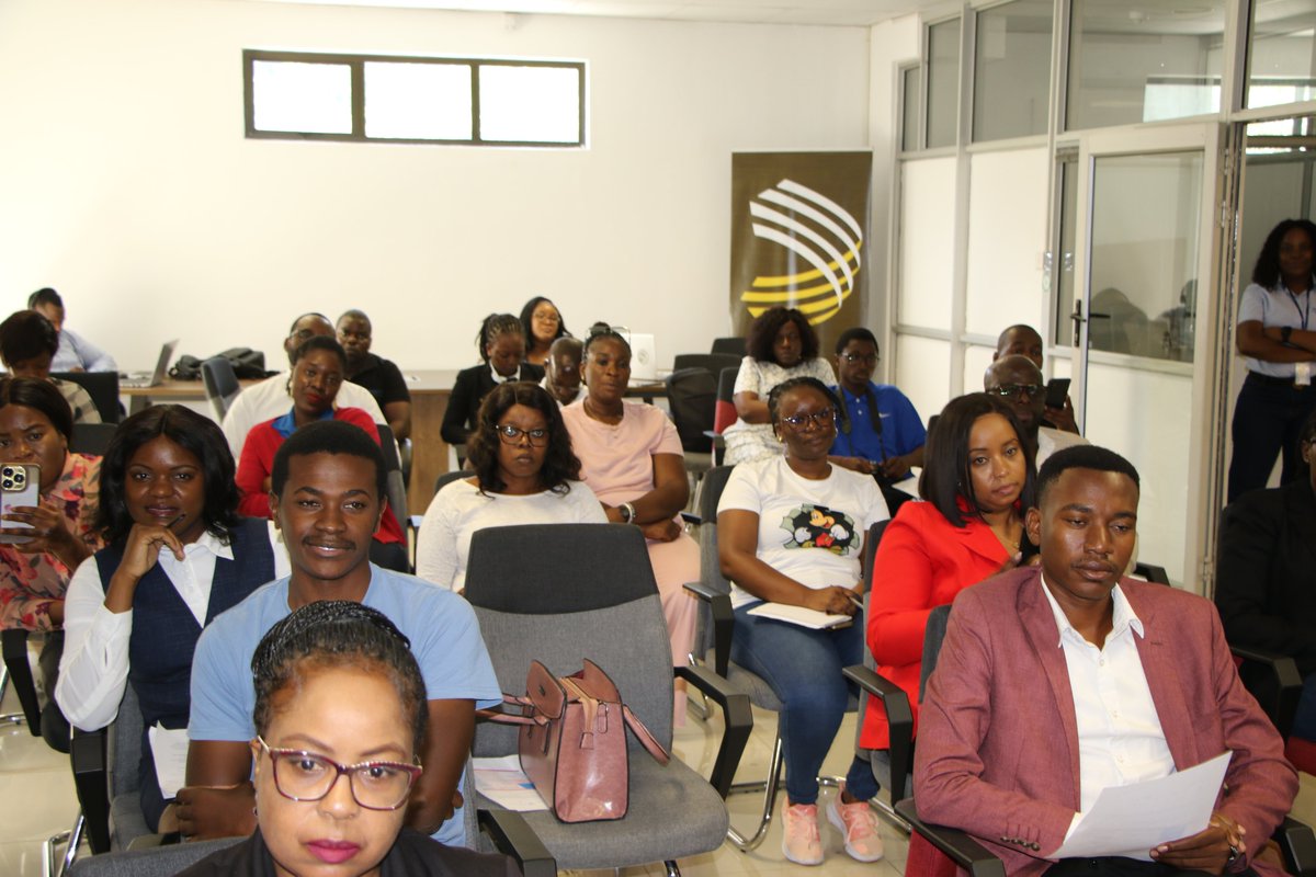 FAOZambia's tweet photo. 🚀 The @OyaProgramme youth incubation initiative supported by @FAO, @UNIDO &amp; partners WEAC &amp; @SensxAfrica has officially launched today! PS Kangwa Chileshe, representing the Minister of Youth, coined it as a game-changer, providing business skills, access to finance &amp; markets. https://t.co/CMQTpHxkSq
