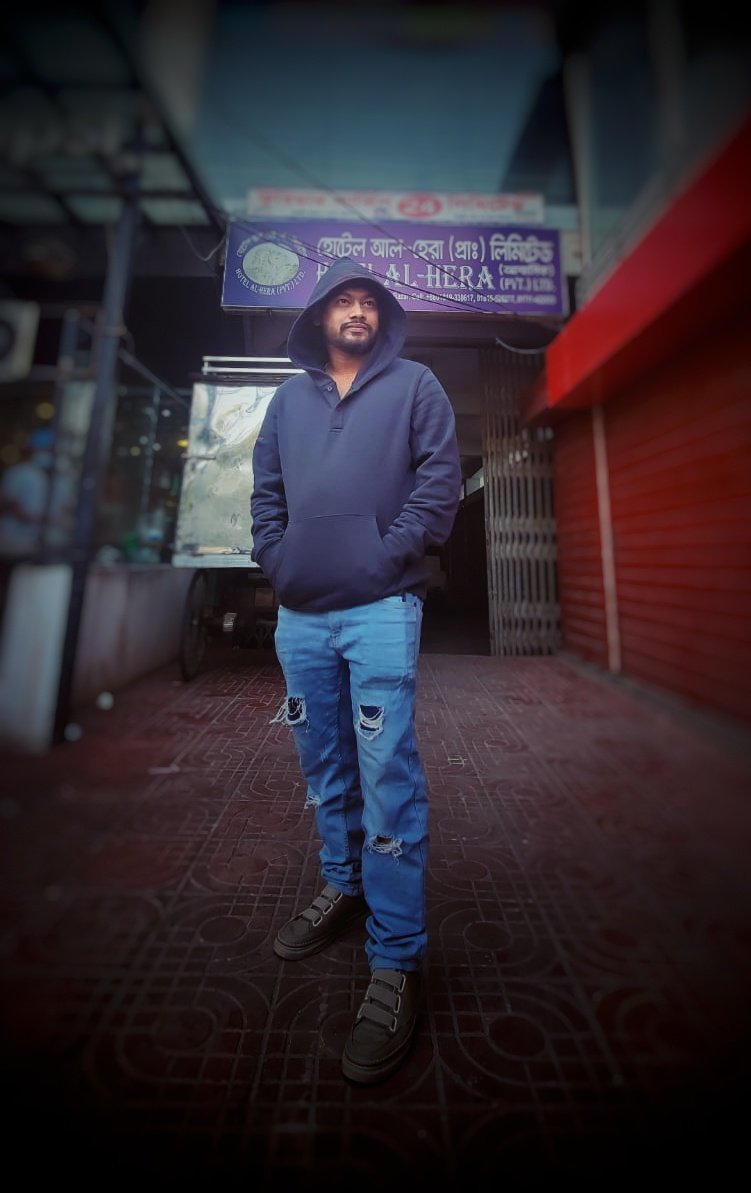 Premrifat's tweet photo. এত আনন্দ আয়োজন
সবই বৃথা আমায় ছাড়া https://t.co/iL9s4gpvt8