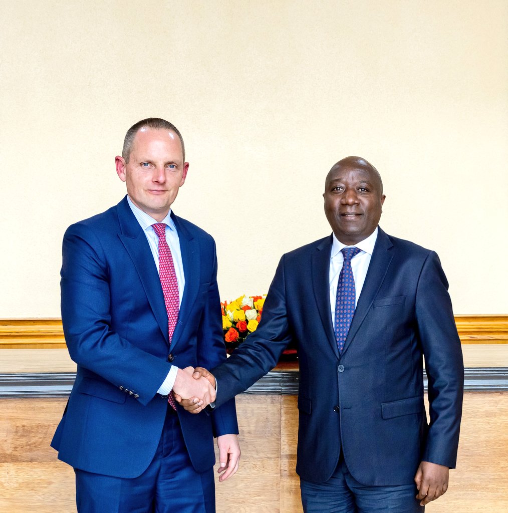 PrimatureRwanda's tweet photo. Today, Prime Minister Dr. Ngirente received Mr. Eric W. Kneedler, the Ambassador of the United States of America to Rwanda. During their discussions, they explored various areas of cooperation and shared interest. https://t.co/qLVCw5xtUT