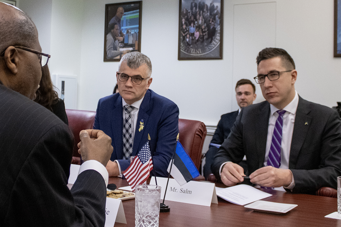 I welcomed 🇪🇪 Permanent Secretary @KustiSalm to the Pentagon yesterday to explore our shared objectives and discussed how the 🇺🇸 and 🇪🇪 can further our security cooperation. #StrongerTogether | #WeAreNATO
