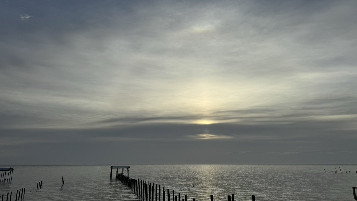 SunDog At Sunrise Mobile Bay, Alabama #WesternShore #Winter #Weather #Sunrise #Nature #Sundog #Photography @spann @RealSaltLife @NWSMobile @mynbc15 @WKRGEd @michaelwhitewx @Kelly_WPMI @ThomasGeboyWX @PicPoet @ThePhotoHour @weatherchannel @StormHour @weathernationtv