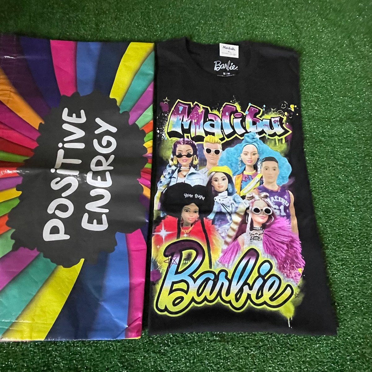 Barbie Women's Short Sleeve Crew Neck Malibu Collage Black T-Shirt Size M NEW

#BarbieFashion
#MalibuVibes
#BlackTee
#WomensFashion
#SizeM
#GraphicTee
#CollageDesign
#CasualWear
#NostalgicStyle
#barbiecore 

ebay.com/itm/1263231927…