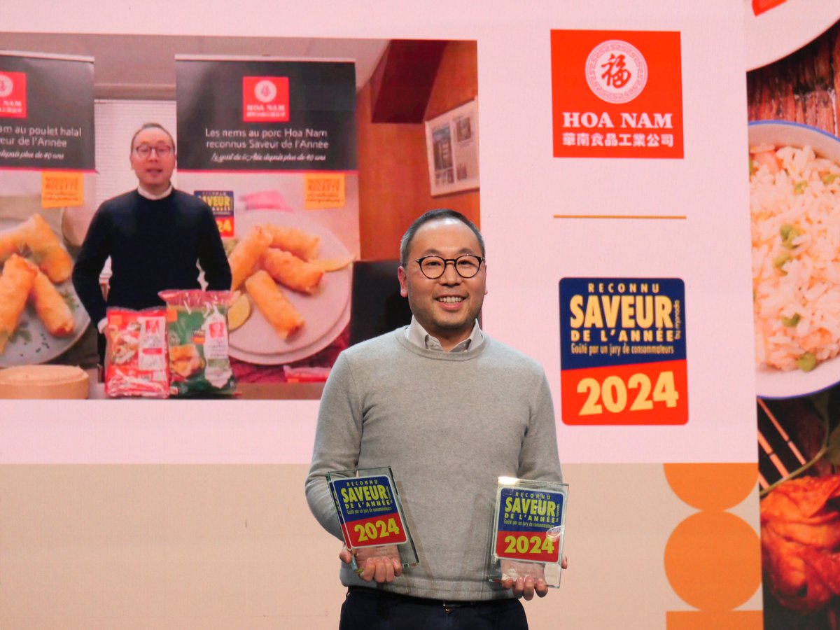 PhilippeChieu's tweet photo. 🥇Grande fierté pour #HoaNam, lauréat Saveurs de l'Année 2024 au Théâtre de la Tour Eiffel à #Paris !
Notre nem au porc &amp; notre nem poulet halal ont conquis le jury de consommateurs avec leur nouvelle recette plus authentique et plus gourmande.

#SaveurDeLAnnée2024 https://t.co/f6ZmCqtqZg