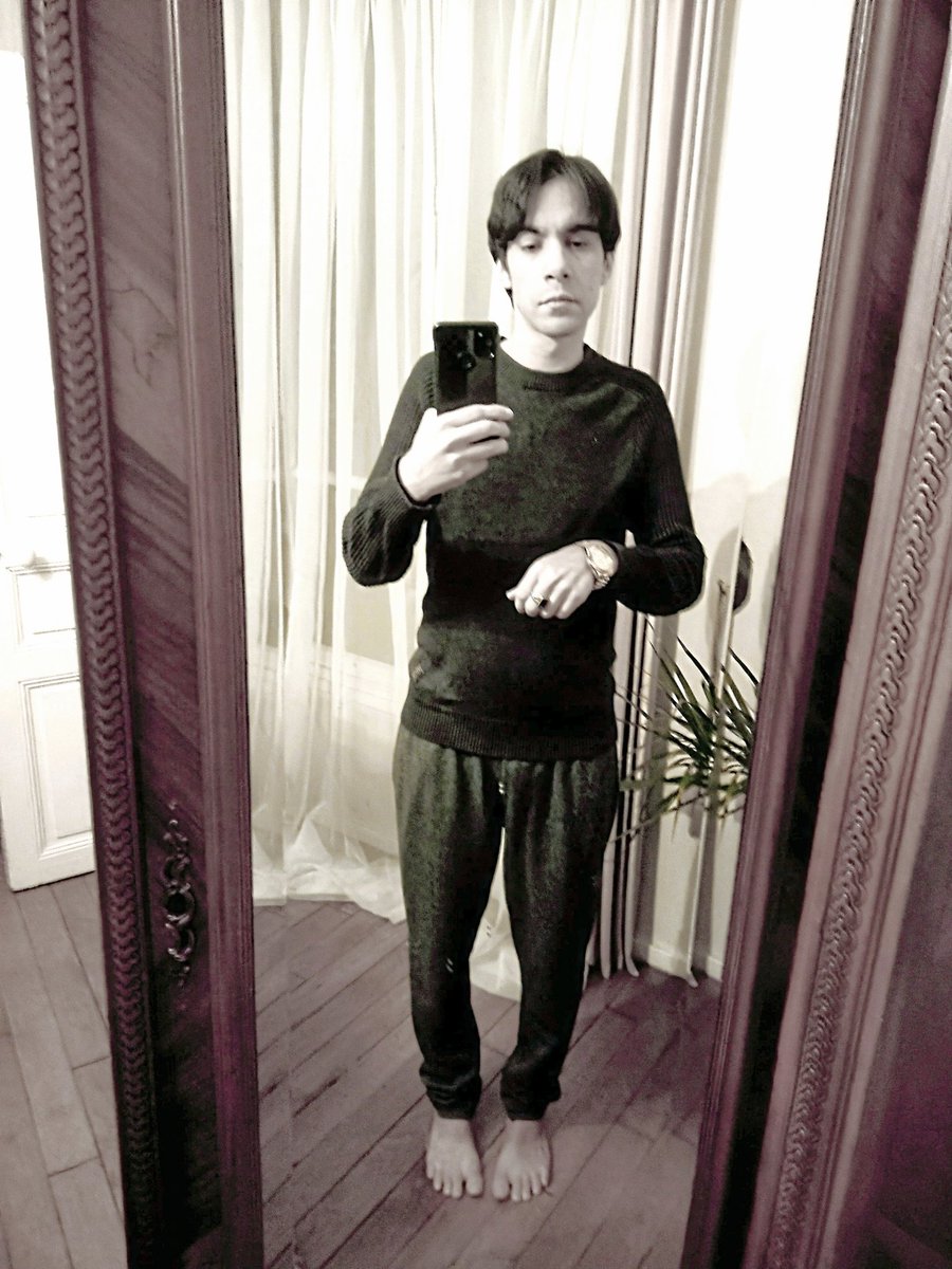 Ciel_PthWindsor's tweet image. After sport, His Royal Highness the young English Prince Christ and Earl Maxwell/Ciel/James Christ-Mitford spends a day at the manor, in his office as chief executive, and in the House of Lords #youngmodel