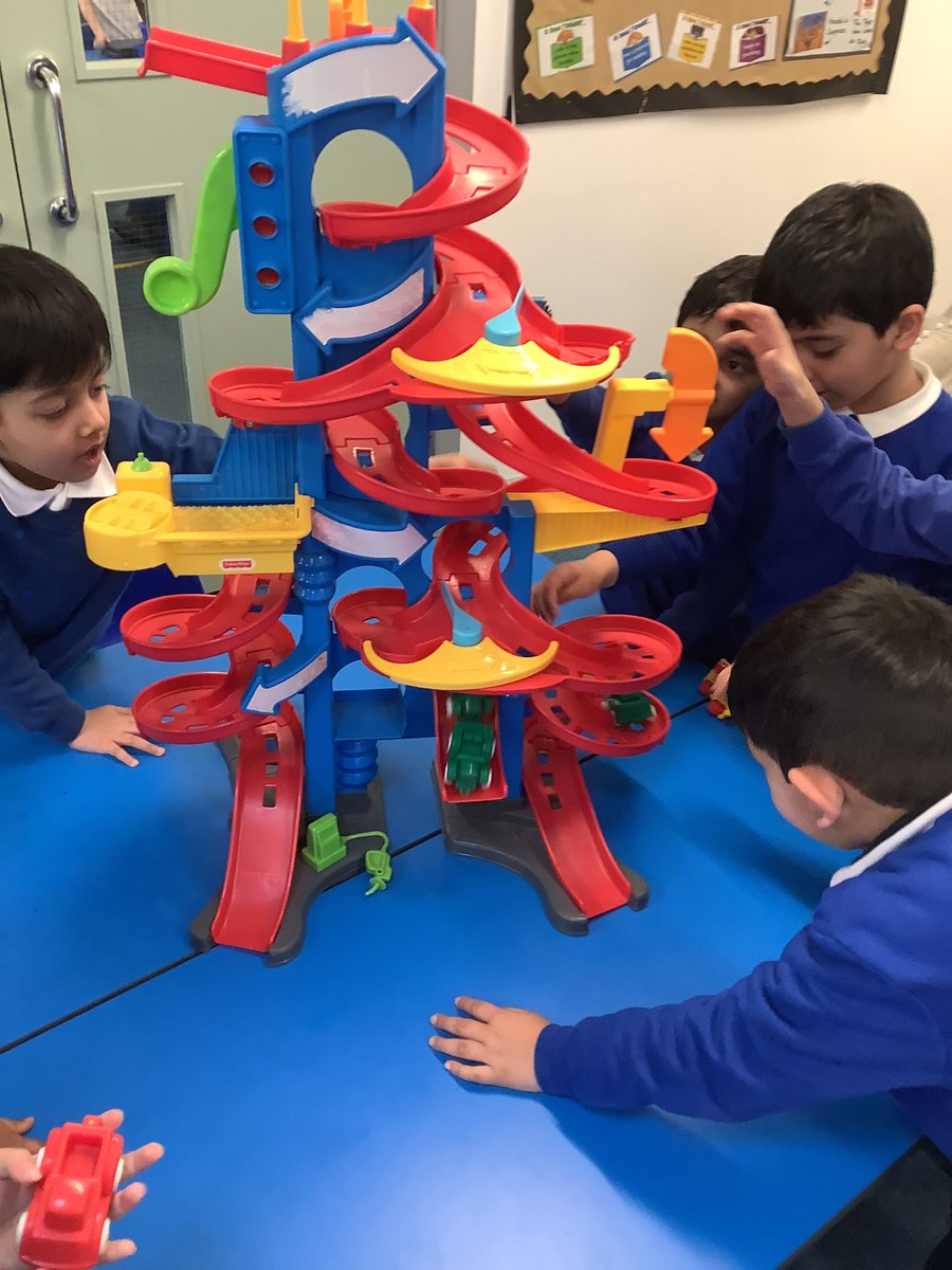 Rowlatts_TMET's tweet photo. Year 1SA Purposeful Play focus this week is playing cooperatively with each other. At each activity they have been practising how to take turns with each other . #rmpapshe #collaboration #play https://t.co/apOLvSIFEV