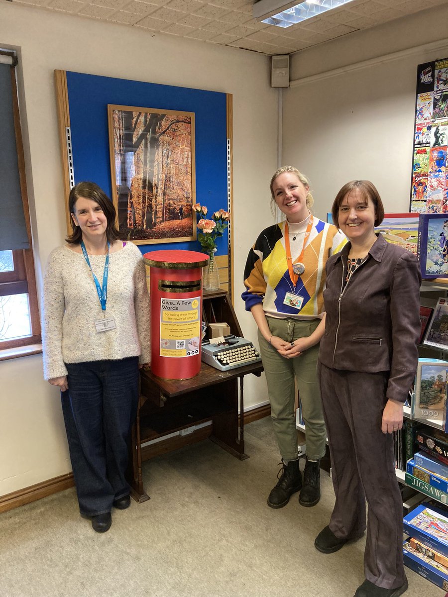 Giveafewwords's tweet photo. Thanks to the support and enthusiasm of the fabulous Holmfirth @KirkleesLibrary staff. A @Giveafewwords postbox is now available at #Holmfirth library to post any letters/artwork with no stamp required! There is also a gorgeous writing bureau AND a typewriter 💛👏 #giftofletters https://t.co/7BCP3BXUtw