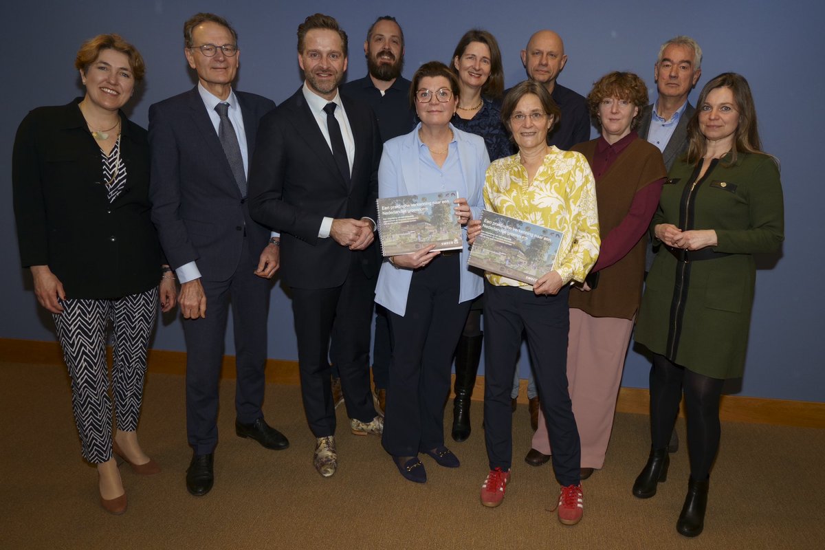 Voldoende groen in onze leefomgeving is goed voor recreatie, biodiversiteit en klimaat. Dit waardevolle rapport over groennormen helpt om te komen tot een nationale standaard. Geen stapeling van eisen, maar één norm die voor heel NL duidelijkheid geeft.
natuurenmilieu.nl/app/uploads/Pr…