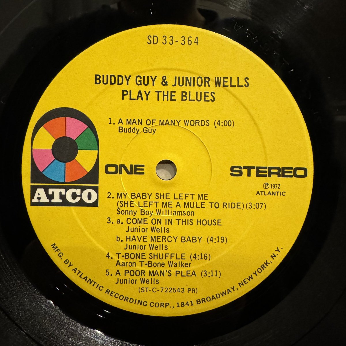 Buddy Guy & Junior Wells - Play The Blues [1972] US ORIG, Atco Records

ロック要素も強くブルース初心者でも受け入れやすいデュオ名義でのスタジオ盤。クラプトンもスライドギターで参加してます。

#buddyguy #juniorwells #blues #ericclapton #vinyl #vinylcollection #レコード #今週の一枚