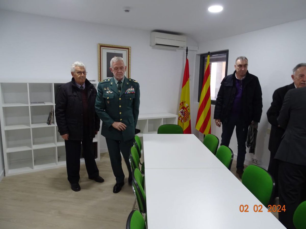 RAGCEasociados's tweet photo. Agradecemos a D. Manuel Llamas las reuniones con RAGCE, cuando era General Jefe del Gabinete Técnico y continuamos trabajando en nuestro proyecto q aproximadamente un 80% está volcado en la OG que establece la relación institucional con personal retirado del Cuerpo
@guardiacivil https://t.co/ZYfIhhWK1a