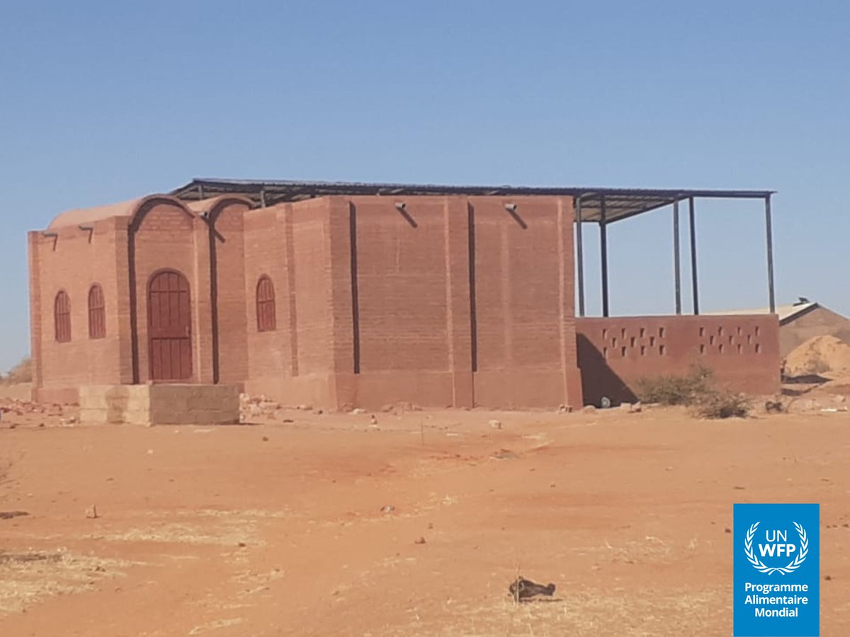 WFP_Mali's tweet photo. #Mali🇲🇱 1050 productrices céréalières de #Nara & #Balé, réunies en coopératives, dotées de 2 unités de transformation des produits agricoles🌾🌽 équipées, avec le soutien financier de 🇪🇺, à travers le projet #REDDAM* pour renforcer leur moyen de product° & booster leurs revenus. https://t.co/ooHU98IdWL