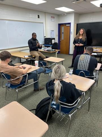 HelpSaveOurSpo1's tweet photo. Fun &amp; impactful visit to the Northwestern High School @RefReps class! Thank you Kris Loving &amp; Amanda Bender!
#helpsaveoursports #futuresportsofficials #refreps #IHSAA https://t.co/HUvMawV6cK