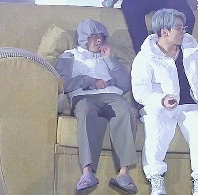kookzlore's tweet photo. BTS clips to trigger your cuteness aggression; a thread ~ ★ ᥫ᭡ https://t.co/J1ZHbXSu2o