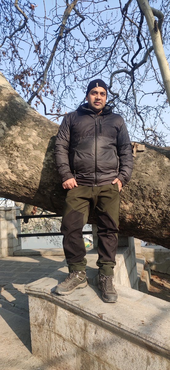 ShowketJavid's tweet photo. One day you will find all the answers for now, enjoy the present, trust your choices and believing in yourself. You are exactly where you re Supposed to be... https://t.co/hWjNQKEbYy