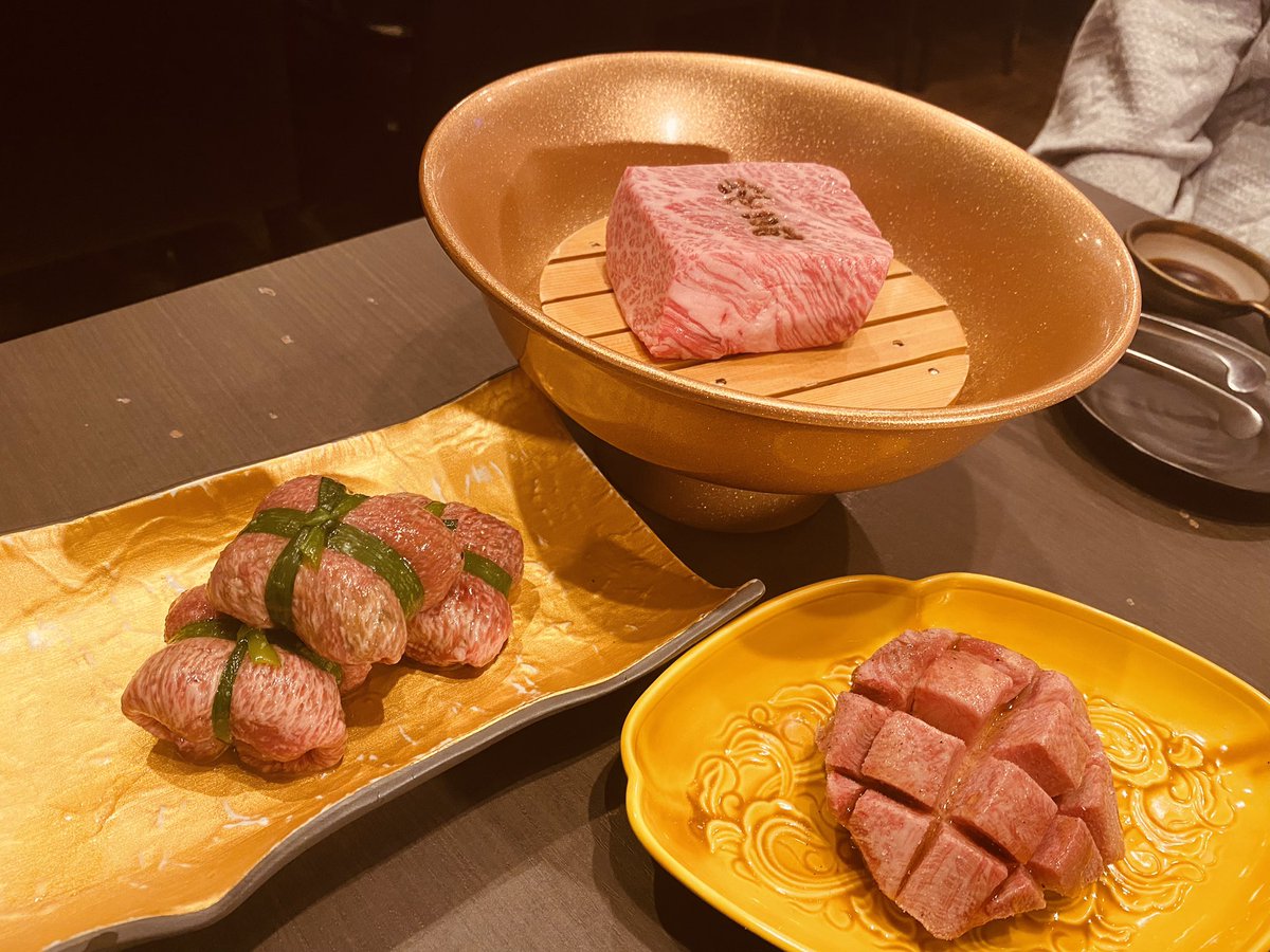 LupineAzalea's tweet photo. テレビで紹介されていた焼肉屋さんに行ってきました
(✽︎´ཫ`✽︎)
#ローストビーフ
#手毬タン
#特選花咲タン
#焼肉安萬
#ANMAN https://t.co/j0ZU7vTGK4