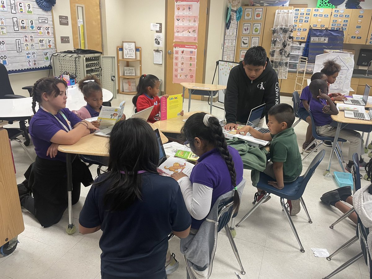 LesJohnson917's tweet image. Accountability partners make reading and succeeding just that much better! Thank you @AkrunStrom class for all your support 💞 I love how excited my kiddos get when you visit! @VOEPanthers #leaderinme #dealtime