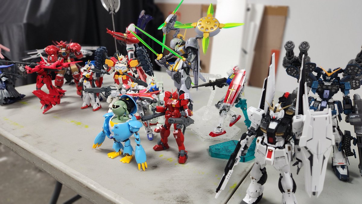 phoenixprime1's tweet photo. Had a great build night last night as it was our Monthly Showcase night at @Flynnsgamingfl! 
Alot of the builders brought out some dope kits to show off! 

I also build the Impulse Gundam Lancer last night as well! 

#gundam #gunpla #buildnight #flynnsacrade #showcasenight https://t.co/HO1PStbXap