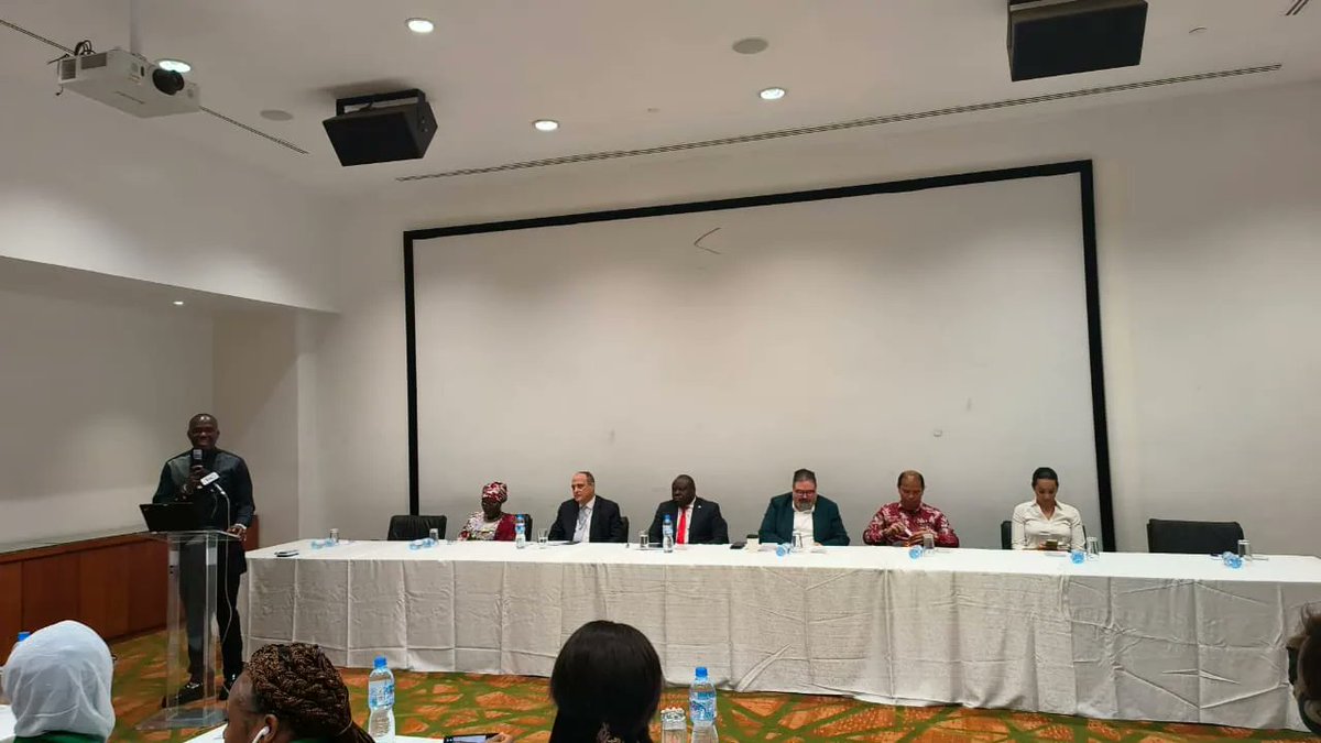 itpclgs's tweet photo. Participating at ECOFAIR 2024 Launching as supporting the developments of trade relations between Indonesia and ECOWAS countries especially with Nigeria

#indonesia#nigeria#tradexpoindonesia#export#import#kemendag#ayodagang https://t.co/3vgmldvRns