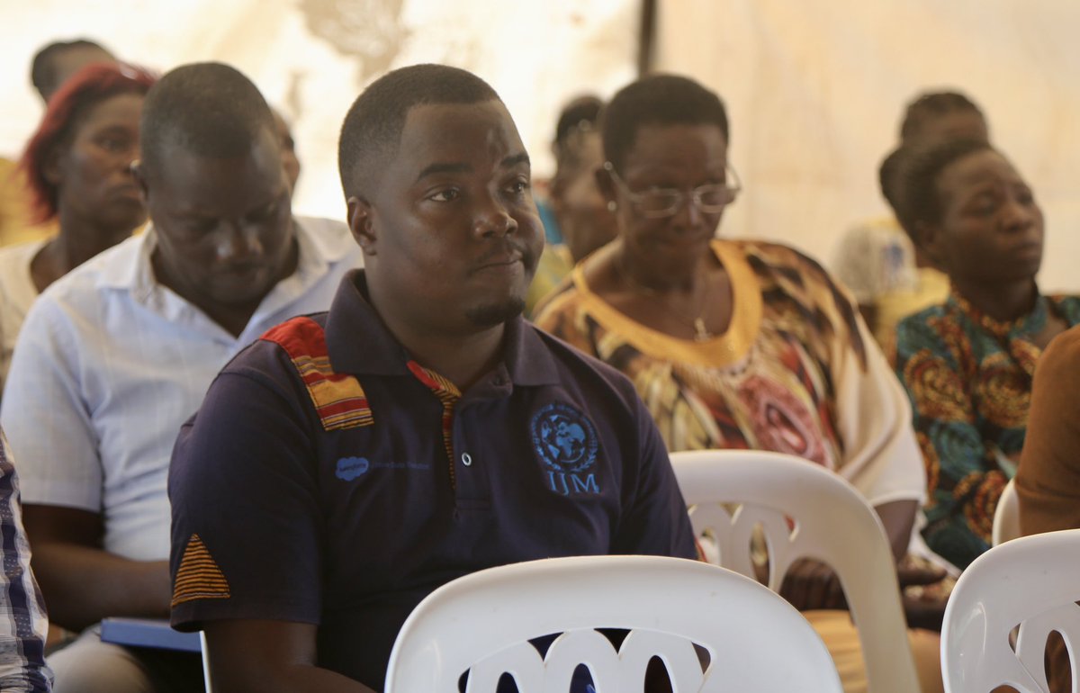 HashtagGulu's tweet photo. We all agree on the importance of not giving up on our young people and supporting those who seek positive change. This dialogue will continue as we reach out to more young people, aiming to make a positive impact on their lives.
#Streetlifeisnolifeforachild #FamilyWorks https://t.co/yhLzjkzaZd
