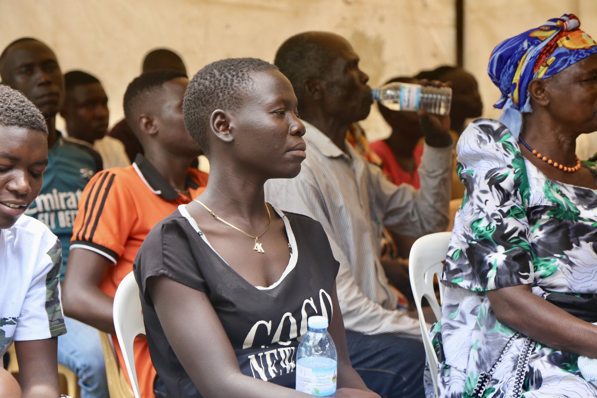 HashtagGulu's tweet photo. We all agree on the importance of not giving up on our young people and supporting those who seek positive change. This dialogue will continue as we reach out to more young people, aiming to make a positive impact on their lives.
#Streetlifeisnolifeforachild #FamilyWorks https://t.co/yhLzjkzaZd