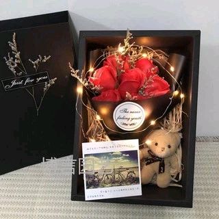 ลองดู ของขวัญวันวาเลนไทน์ดอกไม้สบู่,กุหลาบสบู่ มีตุ๊กตาหมีและไฟLEDพร้อมกล่อง,ของขวัญ ซื้อให้แฟนแฟนรักแฟนหลง ในราคา ฿229 ที่ #Shopee #ช้อปปี้ถูกชัวร์ #ของถูก #ของดี #วันวาเลนไทน์ #ของขวัญ shope.ee/9A0EWjrZBi?sha…
