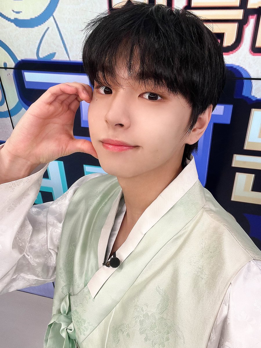 GHOST9OFFICIAL's tweet photo. 고스티!
구정 가족분들과 좋은 시간 보내고 우리 다시 만나요~🥰
사랑합니다🐒

#LEEKANGSUNG #이강성 https://t.co/qt4qKvMOnE
