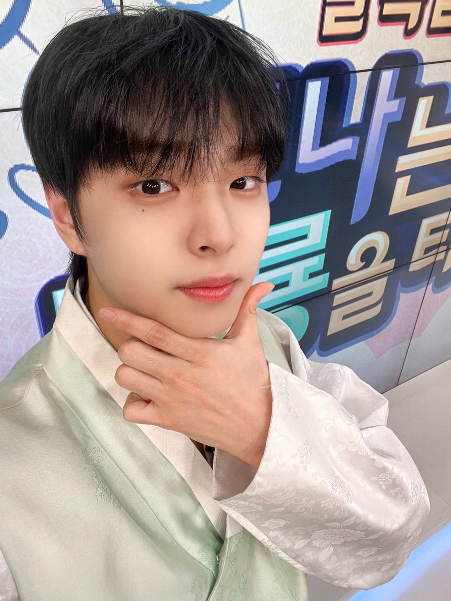 GHOST9OFFICIAL's tweet photo. 고스티!
구정 가족분들과 좋은 시간 보내고 우리 다시 만나요~🥰
사랑합니다🐒

#LEEKANGSUNG #이강성 https://t.co/qt4qKvMOnE