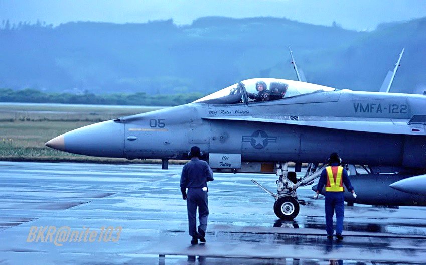 nite103's tweet photo. その昔、鹿屋のエアメモので撮影した写真を岩国でVMFA-122のエビエーターにプレゼント。すると着けてるパッチとビリっと外して頂けました。
その時の宝物です
#VMFA122 NICKEL https://t.co/Yg7XzAtFyR