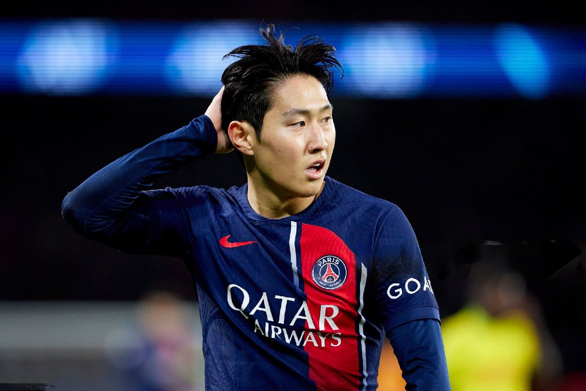 PSG_Report's tweet image. Luis Enrique: “Kang-in Lee is on obligatory vacation by us, from his coach, because he played a long competition. Even if he wanted to train, he is on rest until next week.”

“He is in very good shape but he has a return date, you will see when he comes back next week. He will…